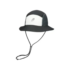 Bob running PERFORMANCE RUNNING BUCKET HAT