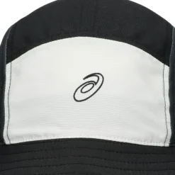 Bob running PERFORMANCE RUNNING BUCKET HAT