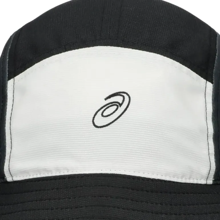 Bob running PERFORMANCE RUNNING BUCKET HAT